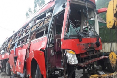 Tai nạn giao thông ngày 12/4: Liên tiếp 3 vụ tai nạn xe khách, hàng chục người thương vong