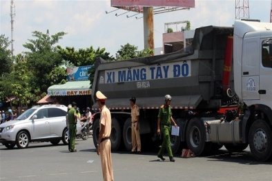 Tai nạn giao thông: Bị xe đầu kéo cán ngang người, một phụ nữ tử vong