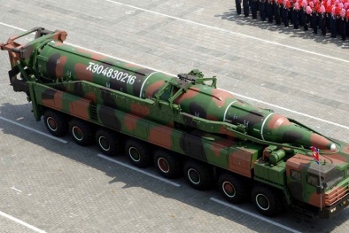 Uy lực tên lửa KN-08 Triều Tiên khiến chuyên gia ‘vò đầu bứt tai’
