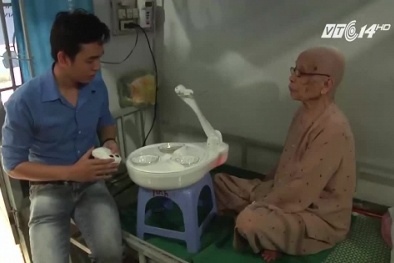 Cận cảnh robot phục vụ người già đầu tiên của Việt Nam