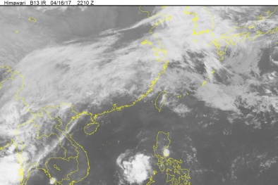 Áp thấp nhiệt đới đầu tiên trong năm 2017 bất ngờ xuất hiện trên biển Đông