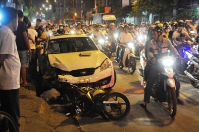 Tai nạn giao thông ngày 25/4: Bị tàu hỏa tông văng gần 10m, người đàn ông tử vong