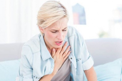 Đau tim: Phụ nữ dè chừng triệu chứng 'đau cổ, tê tay'