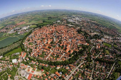 Thị trấn 'giàu nhất thế giới' khi được 'dát' 72.000 tấn kim cương