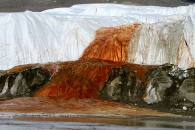 Bí ẩn trăm năm về 'Thác máu' ở Nam Cực đã được giải mã