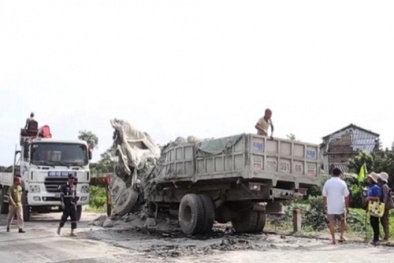 Tai nạn giao thông ngày 12/5: Hai xe tải đối đầu bẹp nát, hai tài xế tử vong