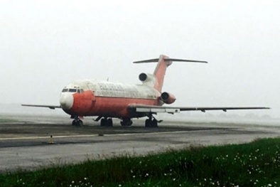Thẩm định giá bán máy bay Boeing 727 bị ‘bỏ rơi’ ở sân bay Nội Bài