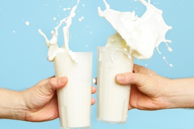Uống sữa nhiều để đẹp da, khỏe mạnh: Sai lầm nghiêm trọng