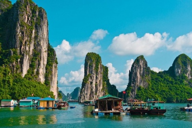 Quảng Ninh: Phí dịch vụ qua cảng Tuần Châu tăng mạnh