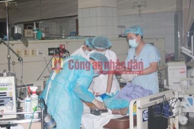 Bệnh nhân thứ 8 chạy thận tử vong, Viện Khoa học Hình sự lên Hoà Bình làm việc