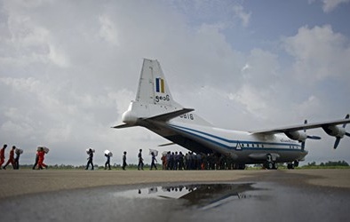Máy bay quân sự Myanmar chở 116 người mất tích khi bay ngang biển