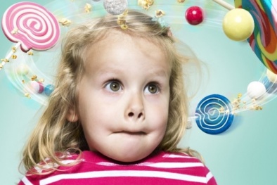 Mắc bệnh nguy hiểm nếu cho trẻ ăn nhiều đồ ngọt