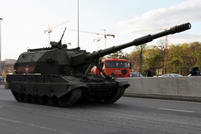 Pháo tự hành 2S35 của Nga được điều khiển từ xa uy lực nhất hiện nay