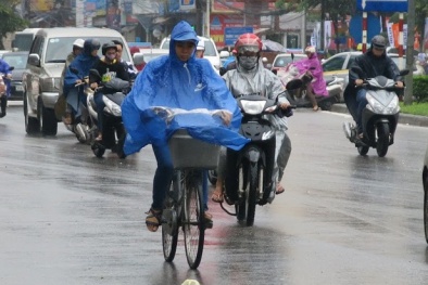 Mưa dông diện rộng ở các tỉnh Bắc Bộ còn có khả năng kéo dài