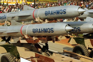 Tên lửa BrahMos uy lực khủng khiếp khiến mọi hạm đội phải dè chừng