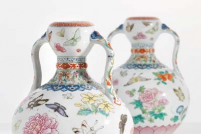 Cặp bình cổ tuyệt đẹp có giá ‘không tưởng’ gần 400 tỷ đồng có gì đặc biệt? 