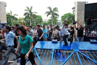 Tuyển sinh đầu cấp ở Hà Nội đã hết cảnh 'phụ huynh xô đổ cổng trường'
