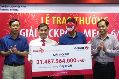 Xổ số Vietlott: Khách hàng đeo mặt nạ siêu nhân nhận hơn 21 tỷ