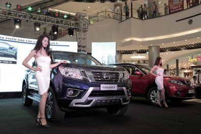 Các hãng xe đồng loạt giảm giá, Nissan Việt Nam lại tăng giá mẫu bán tải Navara