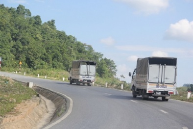 Cảnh báo giao thông: Hiểm nguy bủa vây tuyến đường huyết mạch lên Tây Bắc