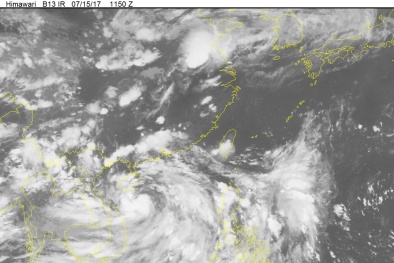 Cơn bão số 2 đang ngày càng mạnh lên gây mưa lớn khu vực Bắc Bộ