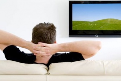 Đàn ông xem tivi quá nhiều có thể gây vô sinh, tử vong