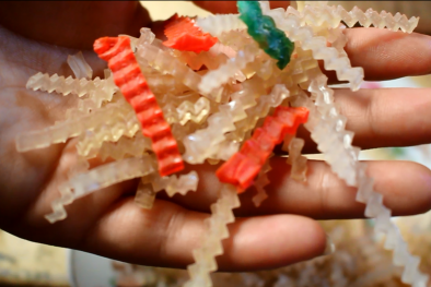 Hãi hùng nguồn gốc của loại thạch nhiều màu sắc có trong các loại chè