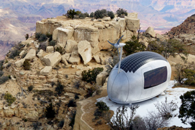 Với ngôi nhà này, bạn có thể ngồi trong nhà ngắm sóng biển rồi mang nó lên núi ngắm mây