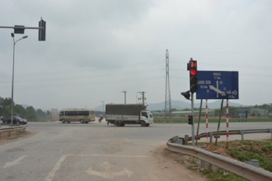 Cảnh báo giao thông: Tài xế cần dè chừng khi qua 'ngã tư tử thần' trên QL1A 