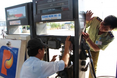 Từ hôm nay (1/8), TP.HCM bắt đầu dán tem 3.700 trụ bơm xăng 