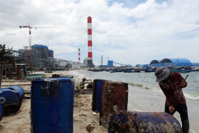 Không nhận chìm bùn xuống biển, ngư dân Bình Thuận ‘mừng phát khóc’