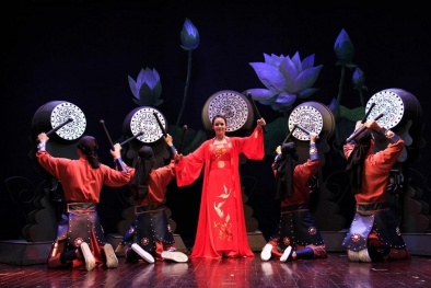 Hai 'viên ngọc sáng' làng kịch nói bước lên sân khấu Nhà hát lớn