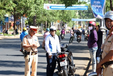 Nộp phạt vi phạm giao thông qua bưu điện: 3 trường hợp bị cấm