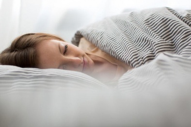 Ánh sáng vào ban đêm làm gia tăng nguy cơ mắc ung thư vú ở phụ nữ