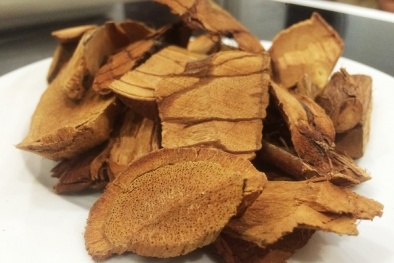 Người bán hàng đã thổi phồng chất lượng cây cỏ máu để hút khách