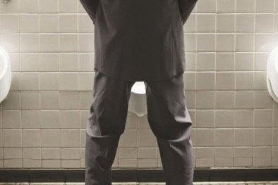 Màu sắc nước tiểu cảnh báo bệnh nguy hiểm không phải ai cũng biết