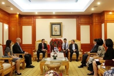 Bộ trưởng Chu Ngọc Anh tiếp Đại sứ Phần Lan tại Việt Nam