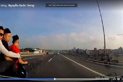 Video: Xôn xao clip 3 thanh niên không đội mũ lạng lách, tạt đầu xe ô tô trên Cầu Nhật Tân