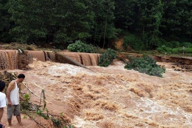 Sạt lở đất nghiêm trọng ở Yên Bái: Gần 10 người thương vong