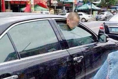 Đừng bao giờ để trẻ em một mình trong ô tô, dù chỉ 1 phút