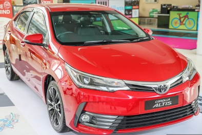 Phiên bản nâng cấp Toyota Corolla Altis 2017 lên kệ ở Malaysia có giá từ hơn 28.000 USD