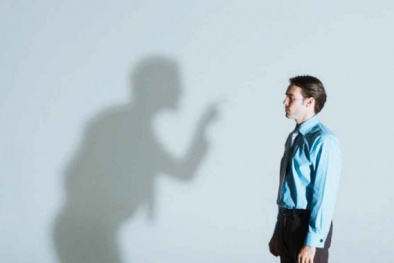 Nói chuyện một mình: Cảnh báo dấu hiệu của bệnh tâm thần?