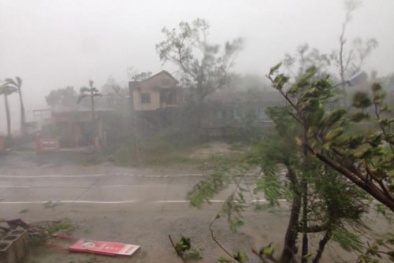 Bão số 10 chưa vào bờ, các tỉnh Trung Trung Bộ đã có mưa lớn