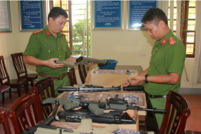 Phạt 18 cửa hàng bán bánh kẹo 'hết đát', thu giữ gần 20 súng đồ chơi trẻ em