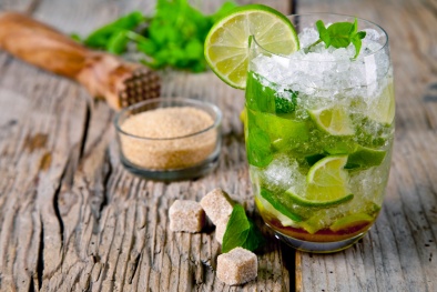 Thêm chanh và đá vào đồ uống, bạn có nguy cơ nhiễm khuẩn cao 