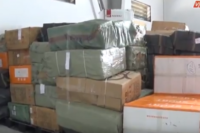 Hà Nội: Thu giữ hàng ngàn đôi giày không rõ nguồn gốc của ông chủ Trung Quốc