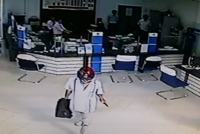 Vụ cướp ngân hàng ở Vĩnh Long: Loạt ảnh hung thủ qua camera