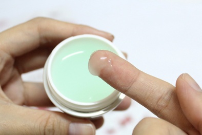 Hầu hết kem dưỡng ẩm 'gian lận' nhãn, gây kích ứng da cho người dùng