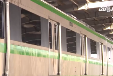 Cận cảnh các đoàn tàu được lắp đặt lên ray đường sắt Cát Linh - Hà Đông