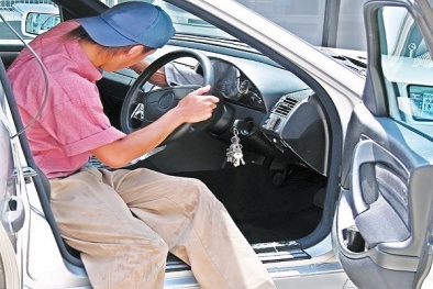 Tài xế tự 'bắt bệnh' khi vô lăng ô tô rung lắc để tự sửa chữa đỡ mất tiền oan
